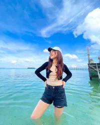 8 Potret Happy Asmara yang Hobi Banget Liburan ke Pantai, Terbaru Bucin Bareng Gilga Sahid