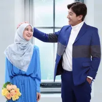 8 Potret Harris Vriza dan Cut Syifa Bintang 'TAJWID CINTA saat Hadiri 'SCTV Awards 2022', Kompak Tampil sebagai 'Black-Pink'