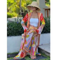 8 Potret Herdiana Kiehl Ibunda Cinta Laura yang Tetap Cantik dan Awet Muda di Usia 59 Tahun, Tampak Fresh dengan Rambut Pendek - Miliki Body Goals Langsing