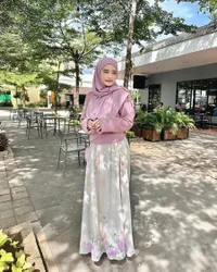 8 Potret Inara Rusli yang Ramai Disebut Bakal Lepas Hijab Karena 'Rambut' Terlihat, Bantah Komentar Netizen dengan Tegas