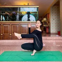 8 Potret Inul Daratista Lakukan Gerakan Yoga, Rahasia Punya Tubuh Langsing dan Bugar