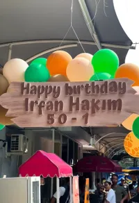 8 Potret Irfan Hakim Ulang Tahun ke-49, Dapat Kado dari Raffi Ahmad hingga Tim Dehakim Bikin Mewek