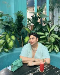 8 Potret Ivan Gunawan yang Kerap Bergaya Glamor, Akui Tak Masalah Kehilangan Perhiasan Mewah Asal Bukan Benda Ini