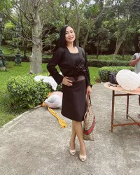 8 Potret Ivonne Inawade yang Diisukan Jadi Istri Pertama dan Sumber Dana Rizky Billar, Kini Ramai Disorot Netizen