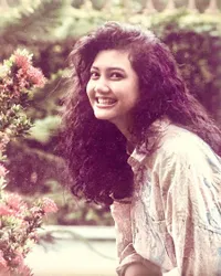 8 Potret Jadul Bella Saphira, Cantiknya Alami dan Makin Menawan Dengan Rambut Keriting