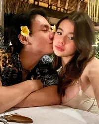 8 Potret Jefri Nichol dan Maria Theodore yang Tak Segan Umbar Momen Romantis Bareng