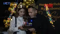 8 Potret Jenita Janet Beri Ucapan Selamat Ultah untuk Suami di Badan Truk, Danu Sofwan Sampai Terkaget-Kaget - Sempat Makan Malam Romantis Juga