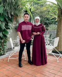 8 Potret Jenita Janet Hijrah dan Mantapkan Berhijab, Akui Rela Kehilangan Pekerjaan - Bikin Sang Suami Terharu