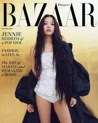 8 Potret Jennie BLACKPINK dalam Photoshoot Harper's Bazaar, Curi Perhatian dengan Tampilan Bold - Rambut Bondol