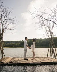 8 Potret Jessica Jane Adik Jess No Limit Dilamar Kekasih, Romantis di Tepi Danau