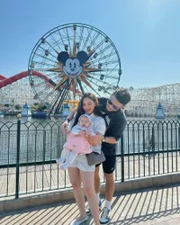 8 Potret Jessica Mila Ajak Putri Semata Wayangnya ke Disneyland, Tampil Cantik Menggemaskan Kenakan Topi - Komentar Enzy Storia Jadi Sorotan 