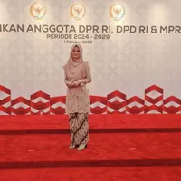 8 Potret Jihan Fahira yang Kini Jadi Anggota DPRD, Begini Serangkaian Aktivitasnya