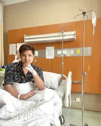 8 Potret Jirayut Jatuh Sakit Hingga Dirawat di RS, Masih Bisa Senyum Saat Dijenguk Irfan Hakim