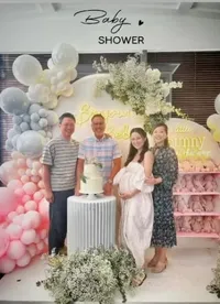 8 Potret Julie Estelle Saat Baby Shower Hingga Jalan-Jalan di Pedesaan Italia, Bumil Cantik Pede Tanpa Makeup