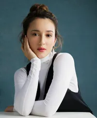 8 Potret Julie Estelle yang Nekat Gabung “JATUH CINTA SEPERTI DI FILM-FILM” Waktu Hamil Muda, Pesonanya di Gala Premier Memukau Abis!