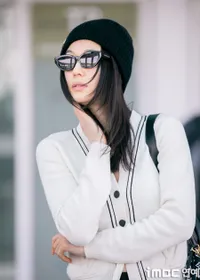 8 Potret Jun Ji Hyun Berangkat ke Paris, Bikin Nostalgia Era Chun Sung Yi 'MY LOVE FROM THE STAR' - Sempat Salting di Depan Kamera