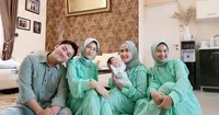8 Potret Kabar Terbaru Pedangdut Asal Cianjur Senior Lesti Kejora, Bahagia Bersama Cucu