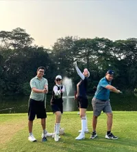 8 Potret Kalina Ocktaranny Main Golf, Makin Langsing - Pakai Kaos Kaki Panjang Bak Anak SMA