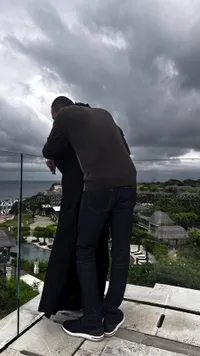 8 Potret Kartika Putri Rayakan Ultah ke-35, Dapat Kejutan Romantis dari Suami