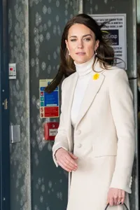 8 Potret Kate Middleton Sebelum Operasi Perut dan Harus Dirawat di Rumah Sakit, Istana Kensington Rahasiakan Penyakitnya