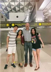 8 Potret Keakraban Artis Cantik Tanah Air dengan Ayah Bulenya, Ada yang 9 Tahun Tak Pernah Bertemu