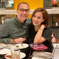 8 Potret Kebersamaan Astrid Tiar dan Suami yang Isi Perjanjian Pranikahnya Viral, Jadi Role Model Bagi Pasangan yang Akan Menikah
