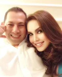 8 Potret Kebersamaan Cindy Claudia Harahap dan Suami, 23 Tahun Berumah Tangga - Sekarang Jadi Pejuang LDR
