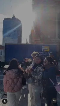 8 Potret Kebersamaan Mayangsari dan Putrinya yang Kompak bak Sahabat Selama di Australia, Cuek Meski Disindir Soal Masa Lalunya