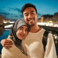 8 Potret Kebersamaan Vidi Aldiano dengan Ibu yang Jarang Tersorot, Lengket Banget & Sosok Anak Penyayang