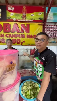 8 Potret Kegiatan Anang Hermansyah Usai Gagal Jadi Anggota Dewan, Jadi Konten Kreator Makanan - Temani Cucu Berenang