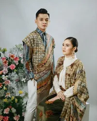 8 Potret Kekompakan Nella Kharisma dengan Suami - Semakin Glowing di Masa Kehamilannya