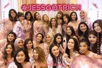8 Potret Keseruan Acara Bridal Shower Jessica Iskandar Kompak Pakai Robe Pink, Ada Gisella Sampai Nia Ramadhani!