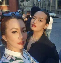 8 Potret Keseruan Reza Artamevia Liburan di New York, Gayanya Hype Abis!