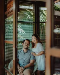 8 Potret Kiky Saputri Pamer Kemesraan Bareng Suami, Bungkam Netizen yang Nyinyir dengan Respon Bijak