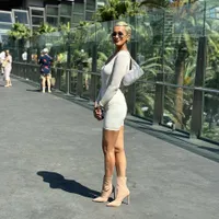 8 Potret Kimmy Jayanti Pamer Foto Pakai Swimsuit di Las Vegas, Tetap Pede Meski di Pahanya Ada Selulit