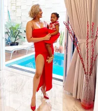 8 Potret Kimmy Jayanti Saat Momong Anak, Hot Mama Cantik dan Stylish Bak Kylie Jenner