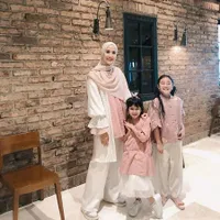 8 Potret Kimora dan Kaiza, Anak Fanny Fabriana yang Cantik dan Kompak Jarang Terekspos