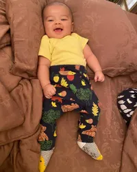 8 Potret King Zhafi Anak Fairuz A Rafiq dan Sonny Septian yang Kini Berusia 5 Bulan, Sudah Tunjukkan Tanda-Tanda Kegantengan