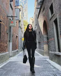 8 Potret Kirana Larasati Liburan Sendirian di Shanghai, Pamer Foto Pacar Bikin Kepo Netizen