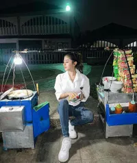 8 Potret Kocak Ghea Youbi yang Menghibur, Mulai Dari Jualan Cuanki Hingga Durian