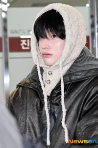 8 Potret Komedian Yoo Byung Jae Cosplay Wonbin RIIZE, Pakai Balaclava yang Sempat Viral - Difoto Ala Candid Fansite