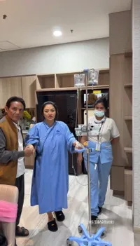 8 Potret Kondisi Siti Badriah Setelah Melahirkan Anak Kedua, Udah Jalan-Jalan & Foto Selfie Full Senyum