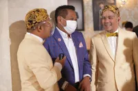 8 Potret Kondisi Terbaru Tukul Arwana, Pakai Alat Bantu di Hidung - Kehidupannya Kini Ditopang oleh Bisnis Kos-Kosan 