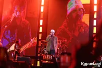 8 Potret Konser Sheila On 7 ‘Tunggu Aku di Jakarta’ yang Pecah Abis, Obati Kerinduan para Penggemar - Duta Akui Sempat Menahan Air Mata Haru di Atas Panggung