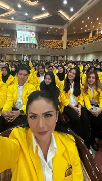 8 Potret Kris Dayanti Kuliah S1, Ikut Orientasi Studi Mahasiswa Baru