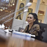 8 Potret Kris Dayanti Kunjungan Kerja ke Amerika Bareng Anggota DPR Komisi IX, Cantik Kenakan Batik - Banyak Belajar Soal Layanan Kesehatan
