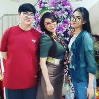 8 Potret Lasha Anak Perempuan Tessa Kaunang yang Jarang Tersorot, Beranjak Dewasa Dan Makin Memesona