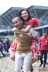 8 Potret Lawas Ruben Onsu dan Sarwendah Saat Pacaran hingga Menikah, Sudah Belikan Rumah Meski Belum Sah - Kini Memilih Berpisah