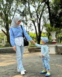 8 Potret Lesti Kejora Momong Levian, Mirip Kakak Main Sama Adiknya