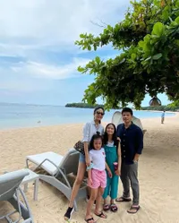 8 Potret Liburan Artika Sari Devi dan Baim, Pertama Kali Roadtrip ke Bali Bareng Anak-anak